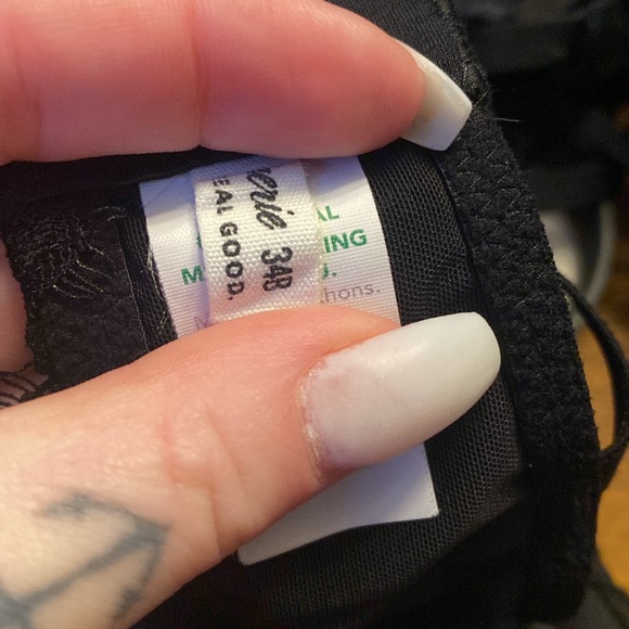 Aerie Eyelash lace push-up bra 34B NWOT black with rose gold accents - Picture 2 of 2